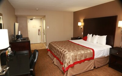 Ramada by Wyndham Fresno North