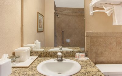 Ramada by Wyndham Fresno North
