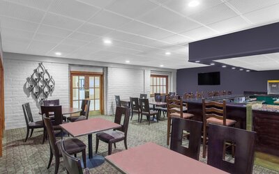 Ramada by Wyndham Fresno North