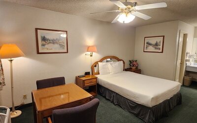 Formosa Inn