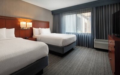 Courtyard by Marriott Fresno