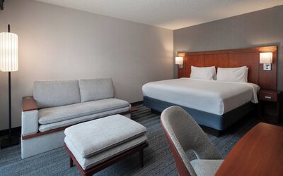 Courtyard by Marriott Fresno
