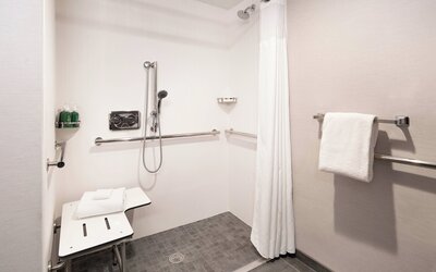 Courtyard by Marriott Fresno