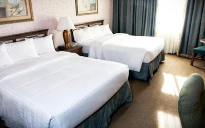 Piccadilly Inn Airport