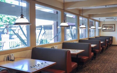 Piccadilly Inn Airport