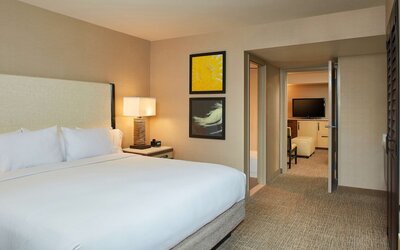 DoubleTree by Hilton Fresno Convention Center