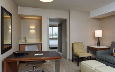 DoubleTree by Hilton Fresno Convention Center