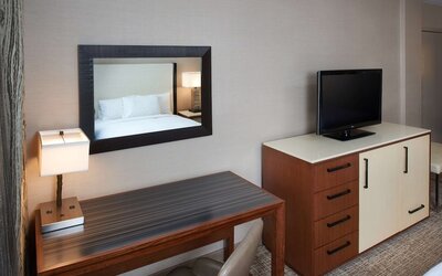 DoubleTree by Hilton Fresno Convention Center