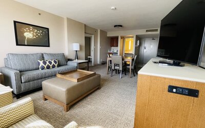 DoubleTree by Hilton Fresno Convention Center