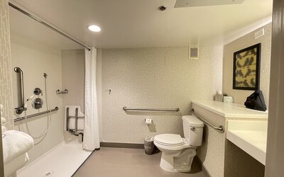 DoubleTree by Hilton Fresno Convention Center