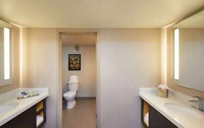 DoubleTree by Hilton Fresno Convention Center