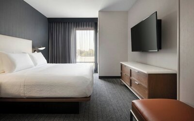 Courtyard by Marriott Fresno Clovis