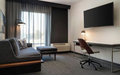 Courtyard by Marriott Fresno Clovis