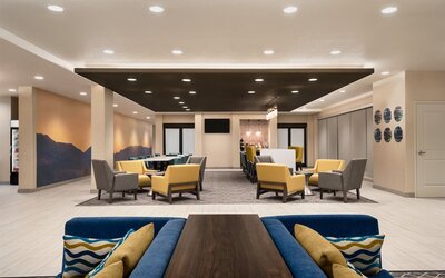 La Quinta Inn & Suites by Wyndham Clovis CA