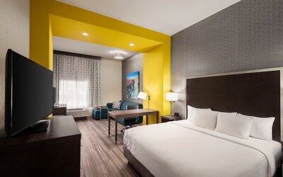 La Quinta Inn & Suites by Wyndham Clovis CA