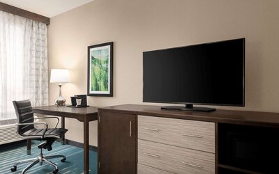 La Quinta Inn & Suites by Wyndham Clovis CA