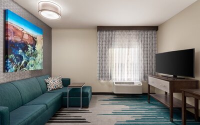 La Quinta Inn & Suites by Wyndham Clovis CA