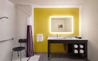 La Quinta Inn & Suites by Wyndham Clovis CA