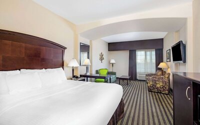 La Quinta Inn & Suites by Wyndham Fowler