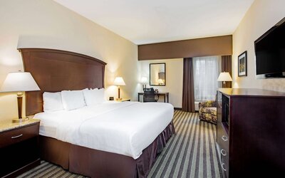 La Quinta Inn & Suites by Wyndham Fowler