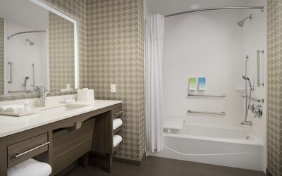 Home2 Suites by Hilton Clovis Fresno Airport