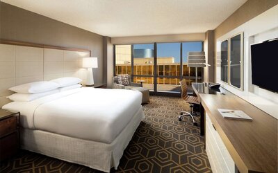 DoubleTree by Hilton Dallas - Campbell Centre