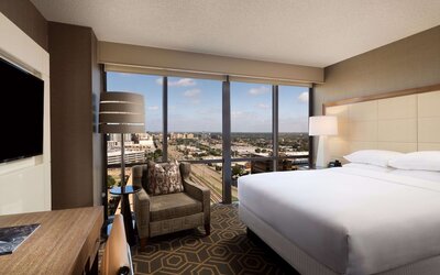 DoubleTree by Hilton Dallas - Campbell Centre