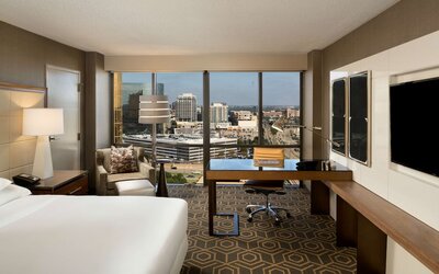 DoubleTree by Hilton Dallas - Campbell Centre