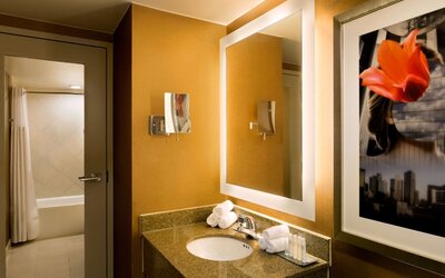 DoubleTree by Hilton Dallas - Campbell Centre