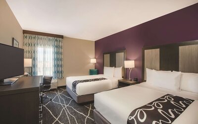 La Quinta Inn & Suites by Wyndham Dallas Northeast-Arboretum