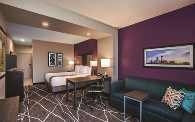 La Quinta Inn & Suites by Wyndham Dallas Northeast-Arboretum