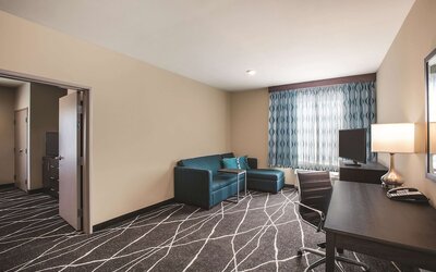 La Quinta Inn & Suites by Wyndham Dallas Northeast-Arboretum