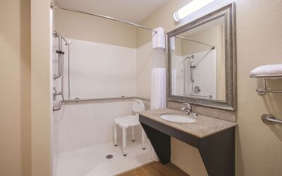 La Quinta Inn & Suites by Wyndham Garland Harbor Point