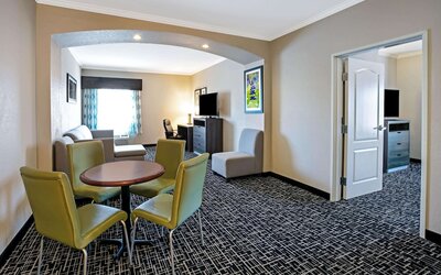 La Quinta Inn & Suites by Wyndham Garland Harbor Point