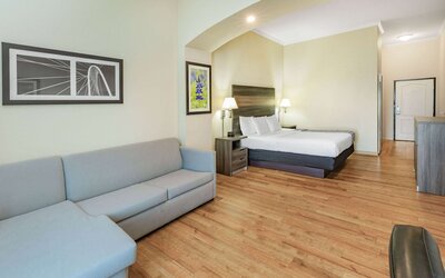 La Quinta Inn & Suites by Wyndham Garland Harbor Point