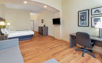 La Quinta Inn & Suites by Wyndham Garland Harbor Point