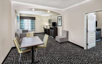 La Quinta Inn & Suites by Wyndham Garland Harbor Point
