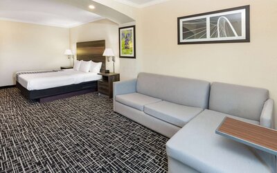 La Quinta Inn & Suites by Wyndham Garland Harbor Point