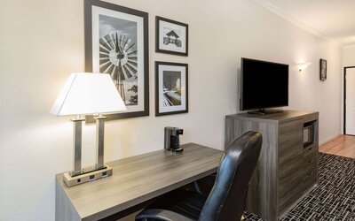 La Quinta Inn & Suites by Wyndham Garland Harbor Point
