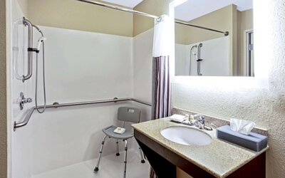 La Quinta Inn & Suites by Wyndham Garland Harbor Point