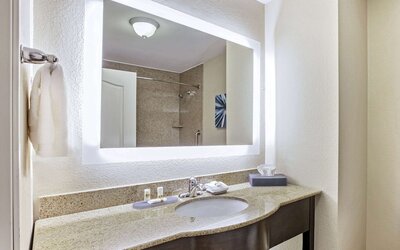 La Quinta Inn & Suites by Wyndham Garland Harbor Point