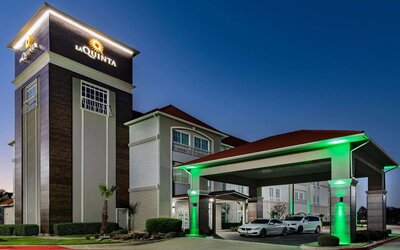 La Quinta Inn & Suites by Wyndham Garland Harbor Point