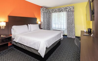 Holiday Inn Garland by IHG