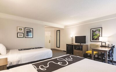 La Quinta Inn & Suites by Wyndham Dallas Plano West