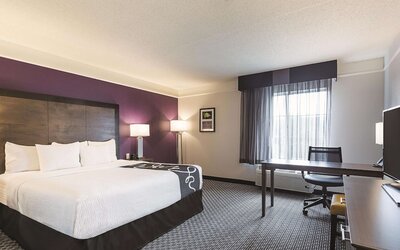 La Quinta Inn & Suites by Wyndham Dallas Plano West