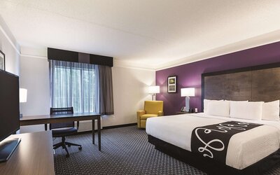 La Quinta Inn & Suites by Wyndham Dallas Plano West