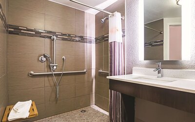 La Quinta Inn & Suites by Wyndham Dallas Plano West