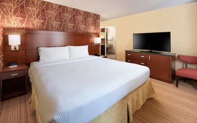Courtyard by Marriott Dallas Plano in Legacy Park