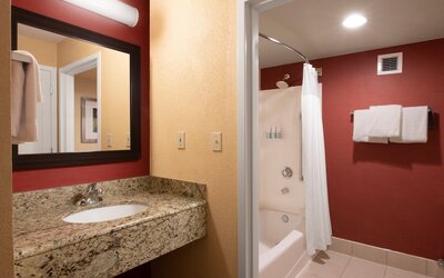 Courtyard by Marriott Dallas Plano in Legacy Park