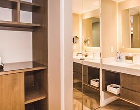 Isaaya Hotel Boutique By WTC